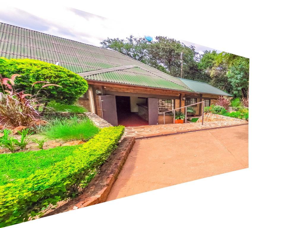Hotel Woodlands Lilongwe Esterno foto