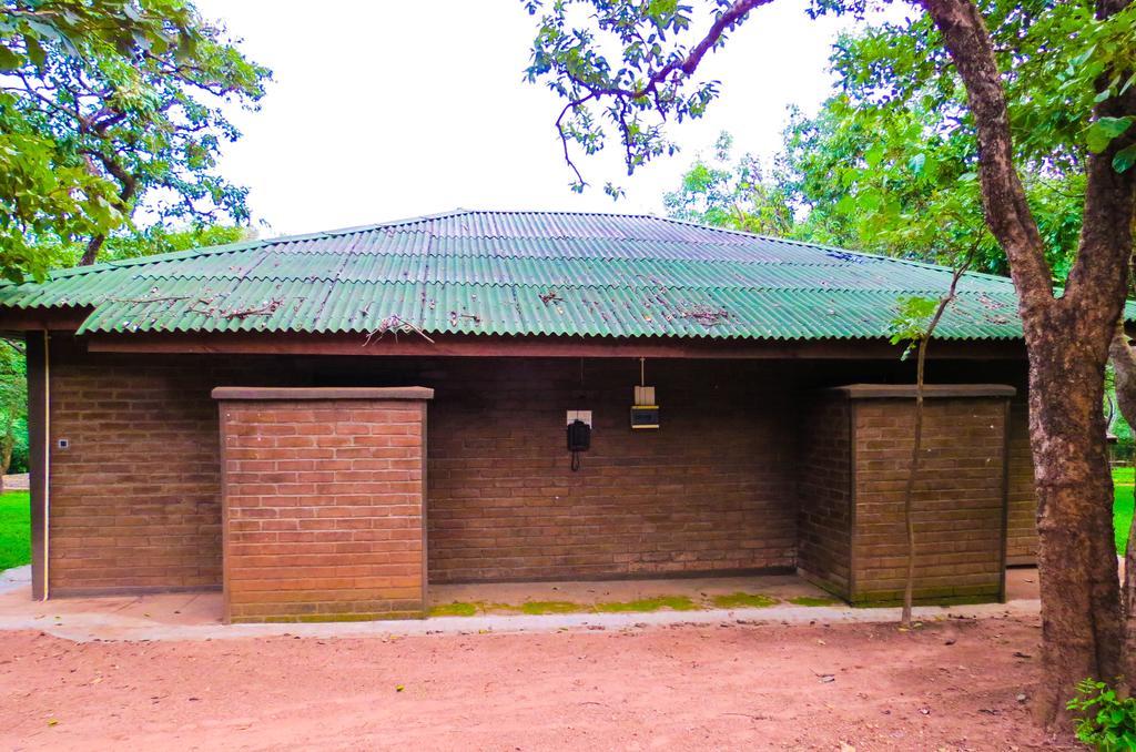 Hotel Woodlands Lilongwe Esterno foto