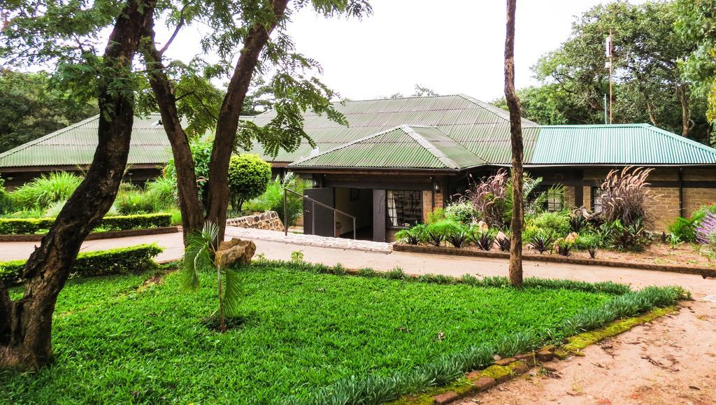Hotel Woodlands Lilongwe Esterno foto