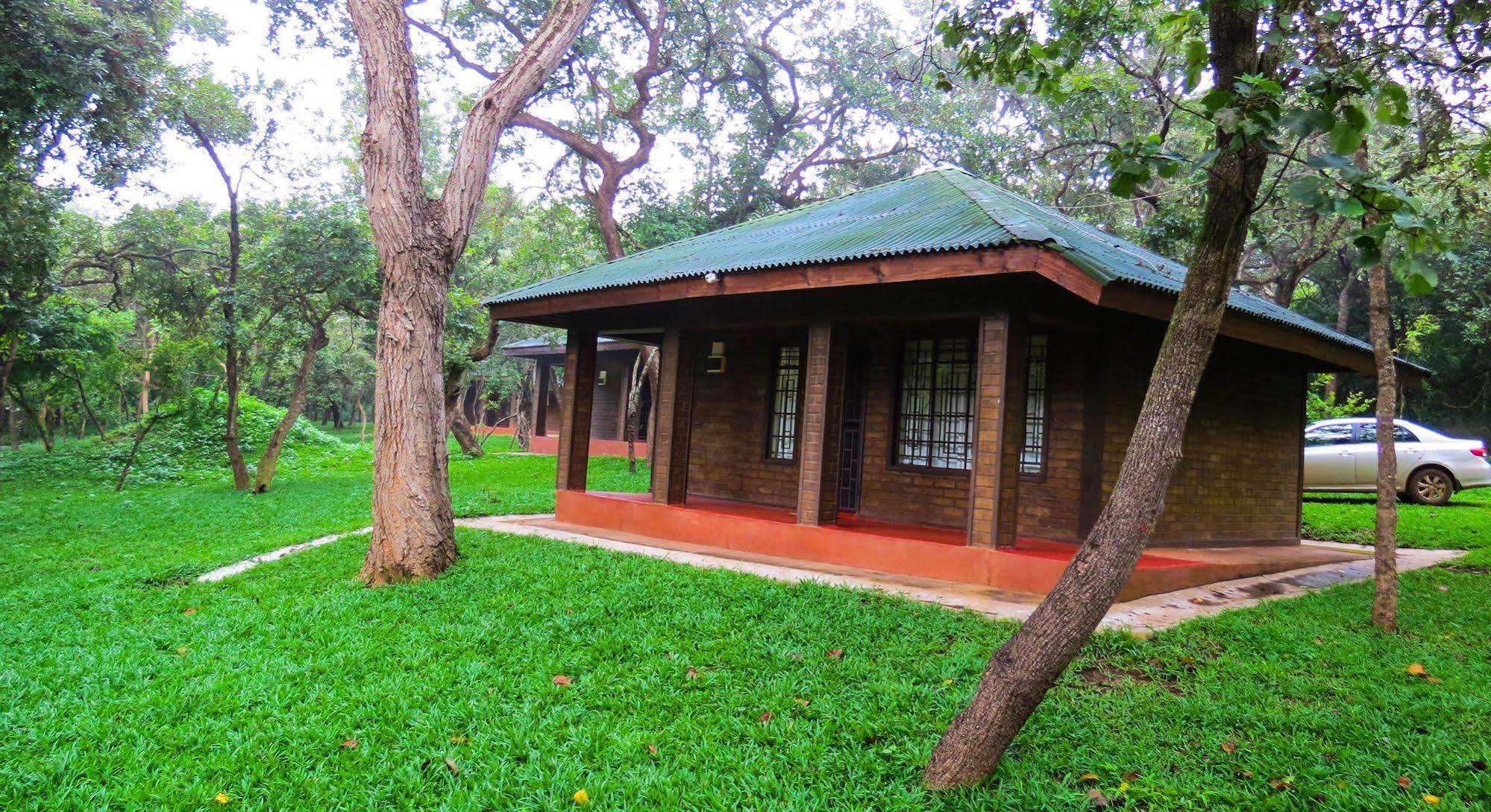 Hotel Woodlands Lilongwe Esterno foto