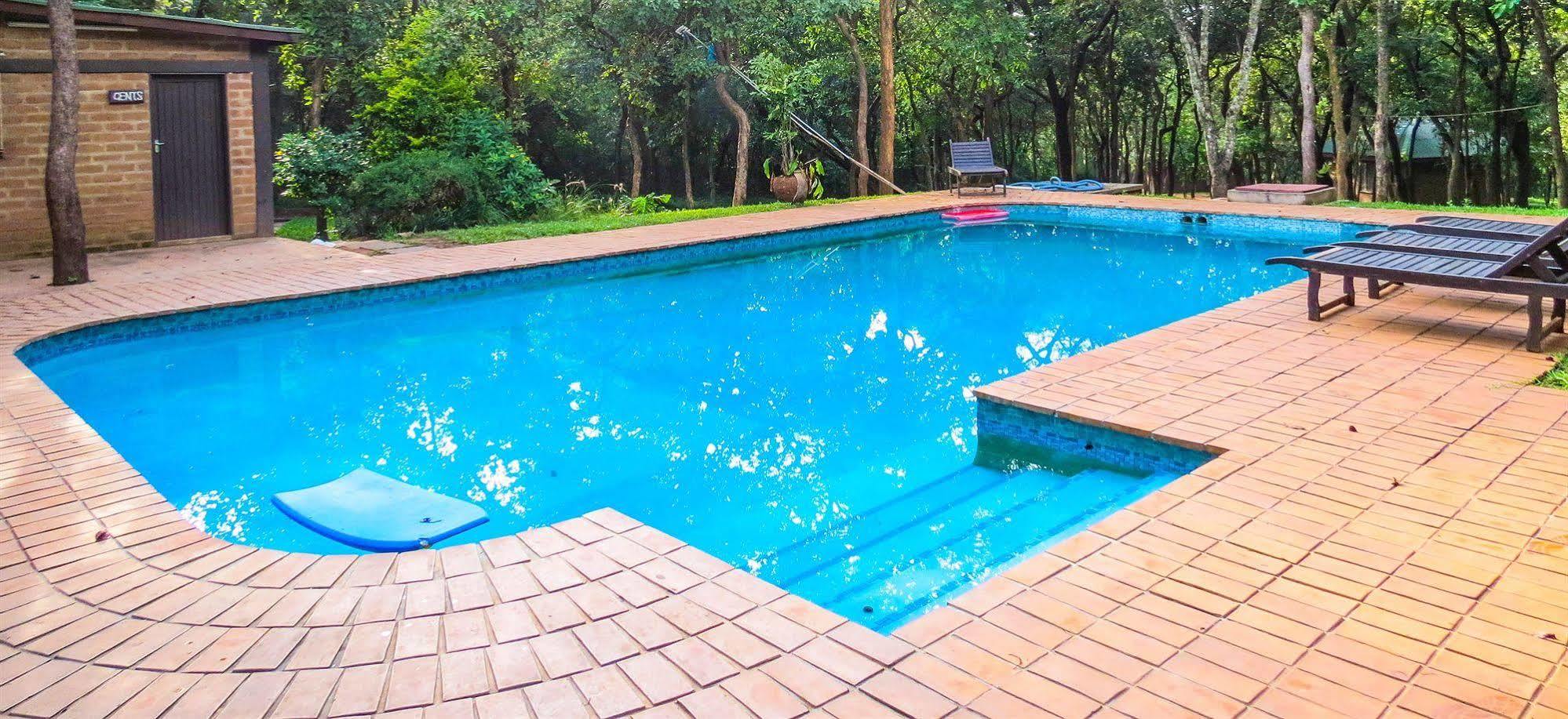 Hotel Woodlands Lilongwe Esterno foto