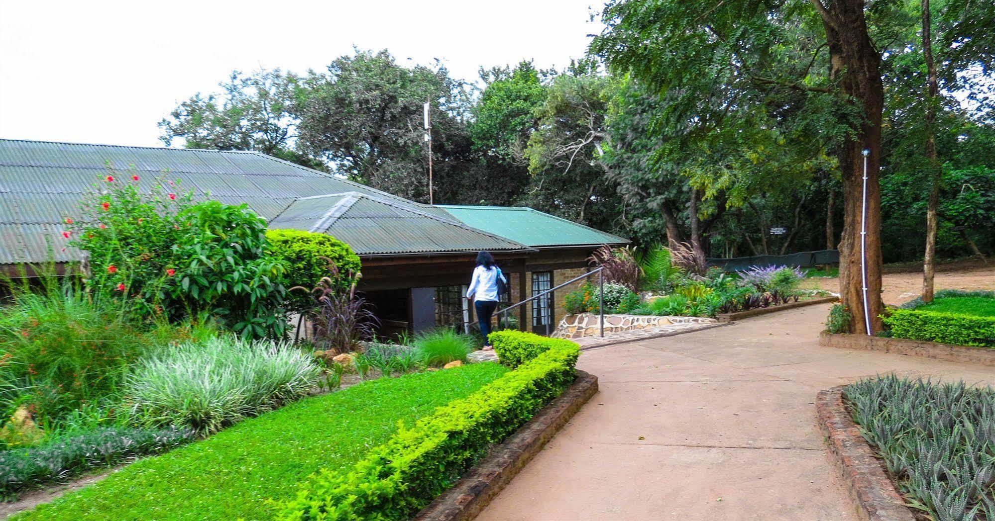 Hotel Woodlands Lilongwe Esterno foto