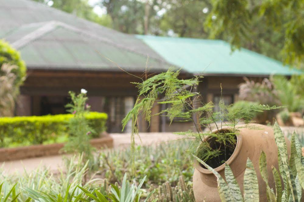 Hotel Woodlands Lilongwe Esterno foto
