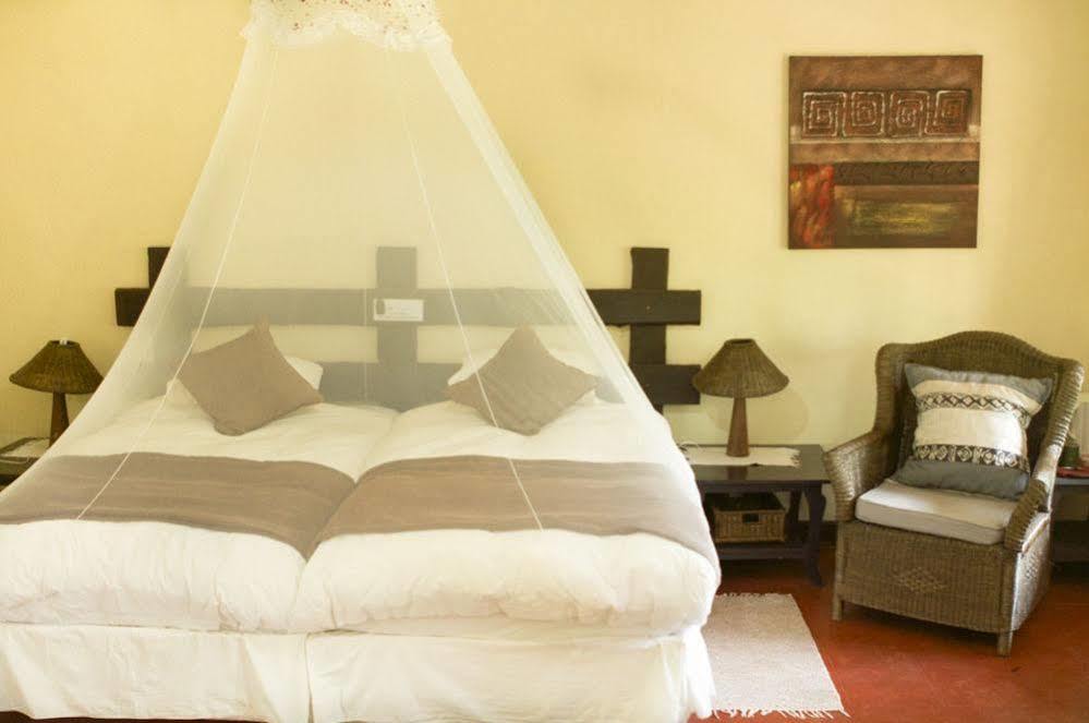 Hotel Woodlands Lilongwe Esterno foto